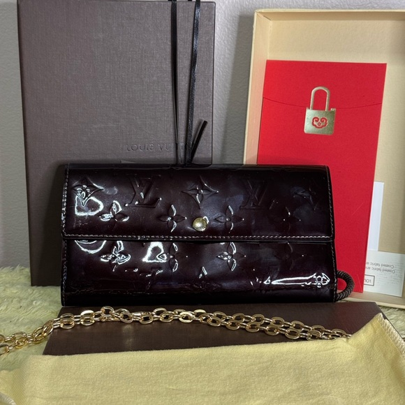 Louis Vuitton Vernis Wallet - Picture 2 of 5